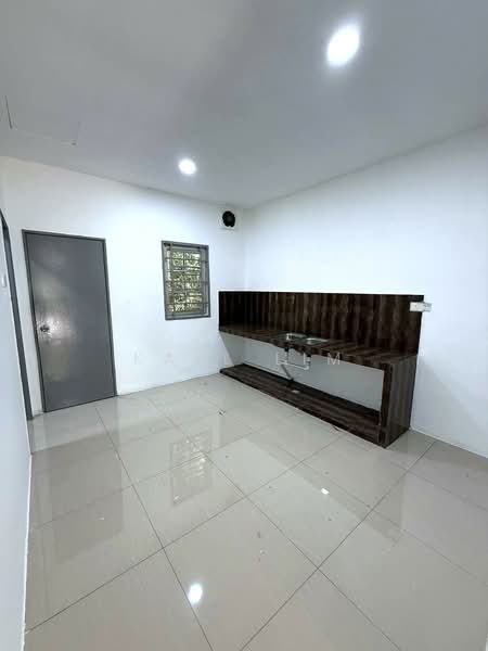 Bungalow House untuk Dijual di Taman Kempas Baru (Tampoi) - Karl Lim - Kitchen - PropertyGuru.com.my