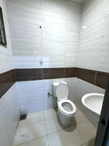 Bungalow House untuk Dijual di Taman Kempas Baru (Tampoi) - Karl Lim - Bathroom - PropertyGuru.com.my