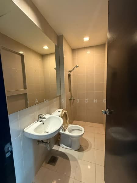 2-storey Terraced House for Sale in Leisure Farm (Gelang Patah) - James Bong - Bathroom - PropertyGuru.com.my