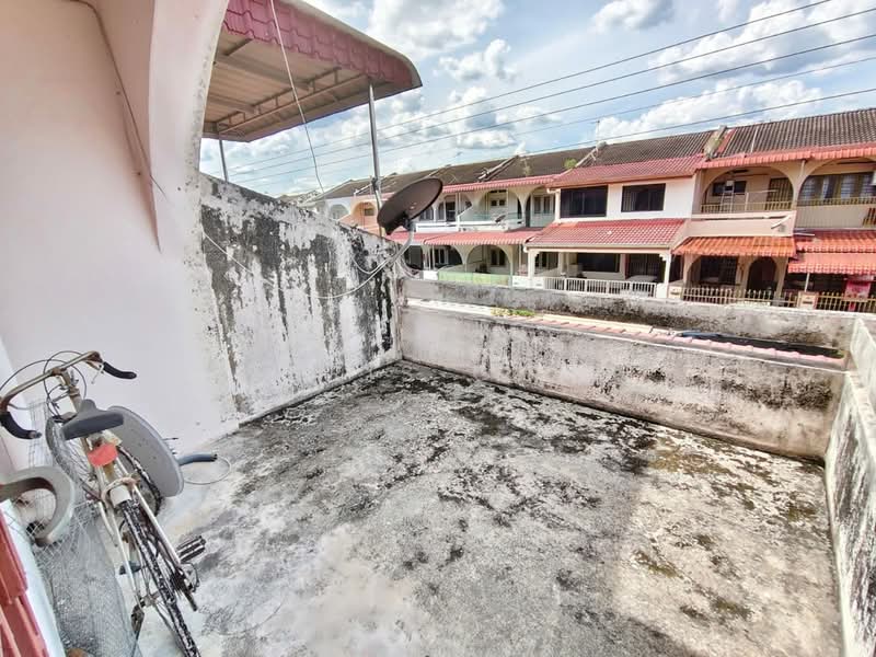 Rumah Teres 2-Tingkat untuk Dijual di Taman Ipoh Jaya (Ipoh) - Chris Chin - Exterior - PropertyGuru.com.my