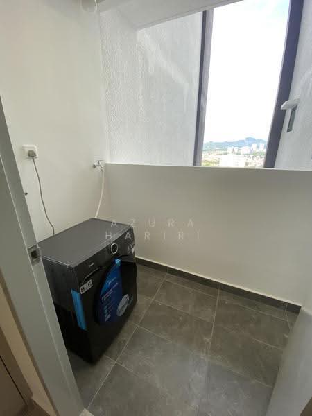 Kediaman Servis untuk Disewa di M Astra - Azura Hariri - Balcony - PropertyGuru.com.my
