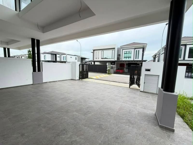 Cluster House for Sale in Austin (Johor Bahru) - Kayden Voon - Exterior - PropertyGuru.com.my