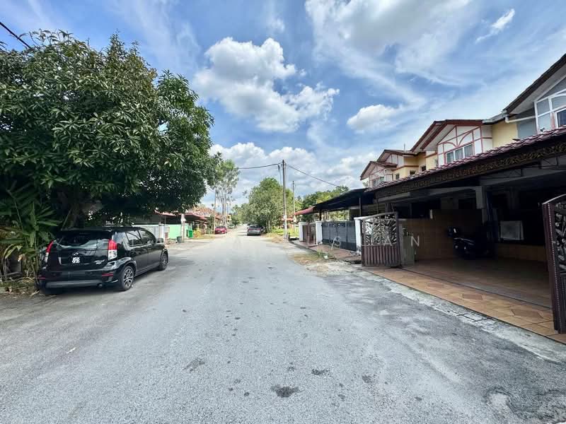 Rumah Teres 2-Tingkat untuk Dijual di Taman Universiti (Bangi) - Tasya Ruslan - PropertyGuru.com.my