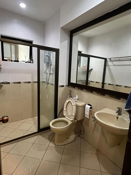 Kondominium untuk Dijual di Alpine Tower - Li Fang - Bathroom - PropertyGuru.com.my