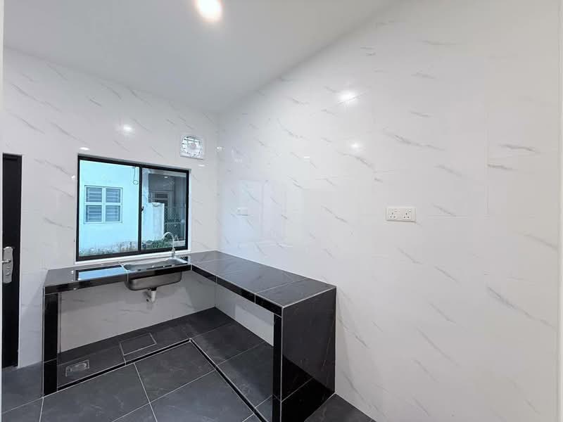 2-storey Terraced House for Sale in Nusantara Prima (Gelang Patah) - Calley Chin - Kitchen - PropertyGuru.com.my
