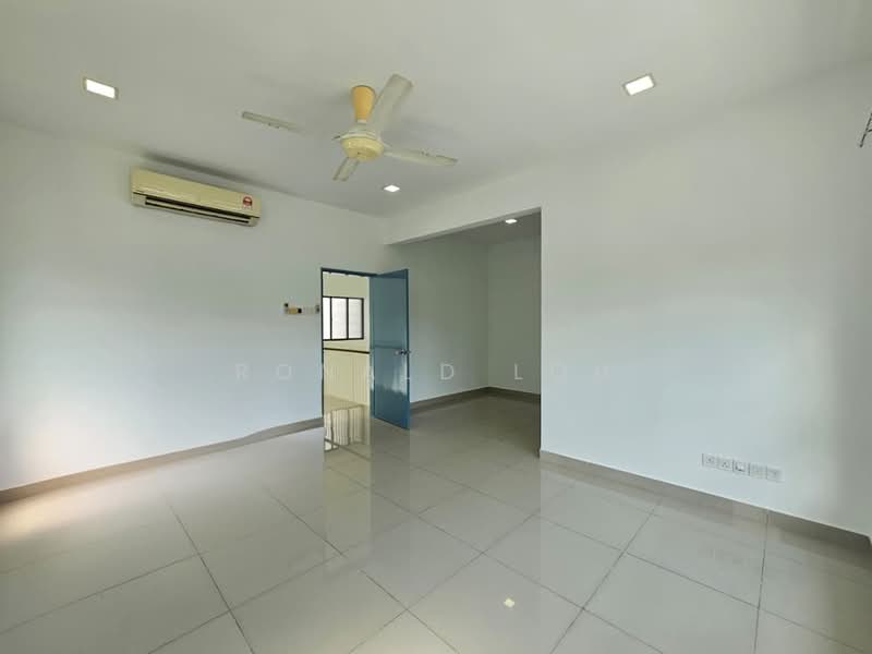 3-storey Terraced House for Sale in Tropicana Cheras (Cheras) - Ronald Loh - Living Room - PropertyGuru.com.my
