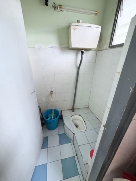 Apartment for Sale at Pangsapuri Suakasih - Even Chong - Bathroom - PropertyGuru.com.my