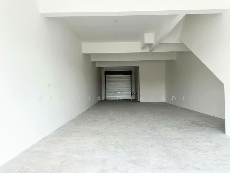 Shop for Rent in Bukit Indah (Iskandar Puteri (Nusajaya)) - APRILIA CHAYADI - Interior - PropertyGuru.com.my