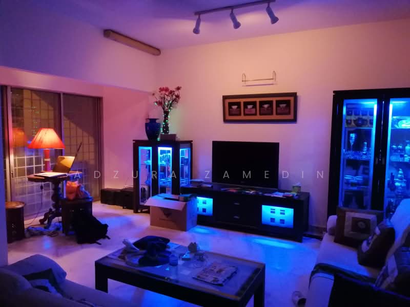 Rumah Teres 2-Tingkat untuk Dijual di Seksyen 17 (Petaling Jaya) - Adzura Zamedin - Living Room - PropertyGuru.com.my