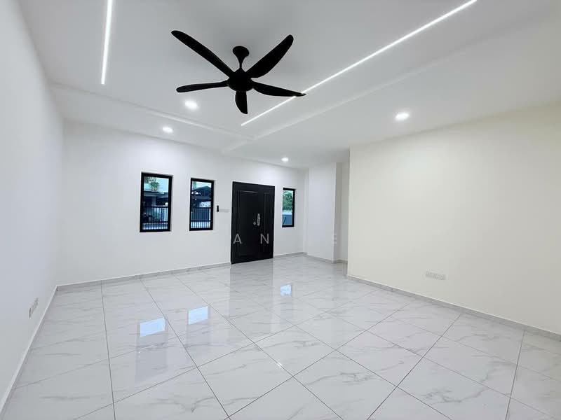 2-storey Terraced House for Sale in Nusantara Prima (Gelang Patah) - Alan Lee - Living Room - PropertyGuru.com.my