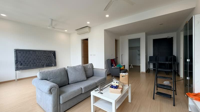 Kondominium untuk Disewa di Trinity Pentamont - Izzaza Izzati - Living Room - PropertyGuru.com.my