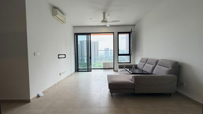 Kondominium untuk Disewa di Trinity Pentamont - Izzaza Izzati - Living Room - PropertyGuru.com.my
