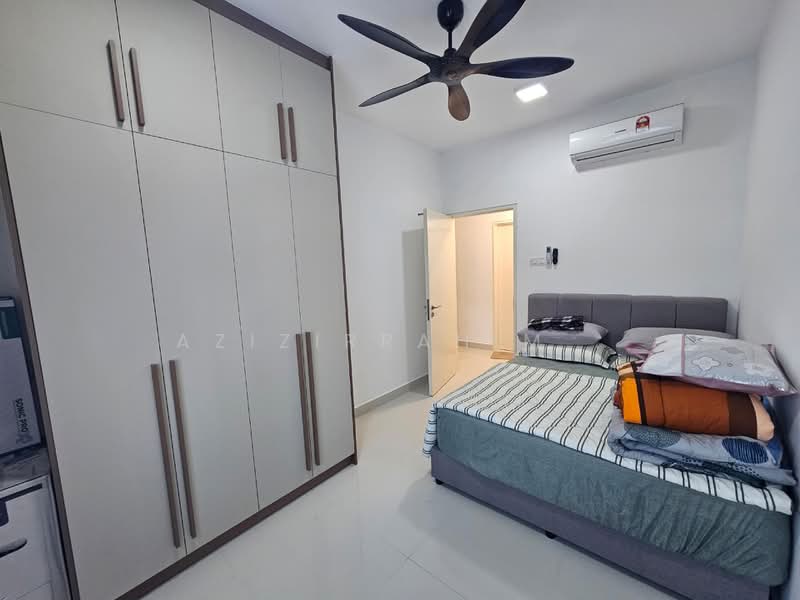 Kondominium untuk Disewa di Flora Rosa - Azizirrahim . - Bedroom - PropertyGuru.com.my