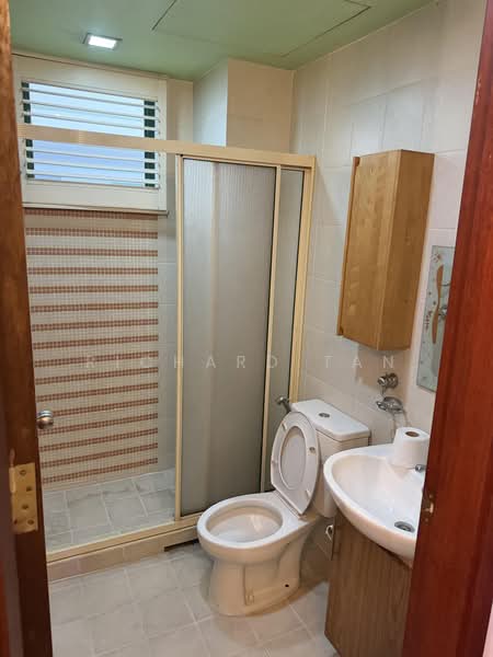 Service Residence for Sale at Sri Acappella - Richard Tan - Bathroom 2 - PropertyGuru.com.my