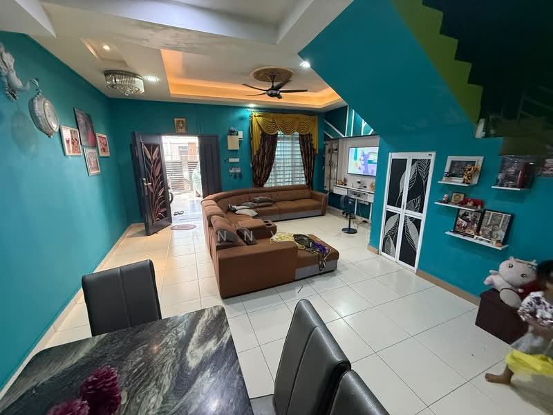 2.5-storey Terraced House for Sale in Taman Scientex Senai (Senai) - Danny See - Living Room - PropertyGuru.com.my