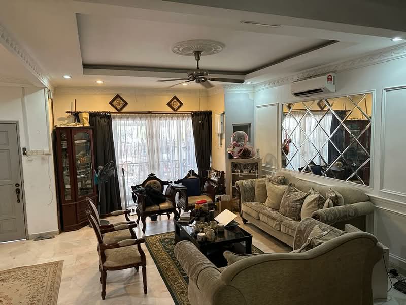 Rumah Teres 2 Tingkat untuk Dijual di Ara Damansara (Selangor) - Vincent Liaw - Living Room - PropertyGuru.com.my