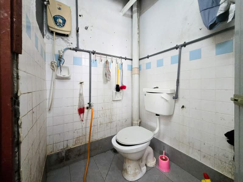 Apartment for Sale at Apartment Okid - Zul Syafiq - Bathroom - PropertyGuru.com.my