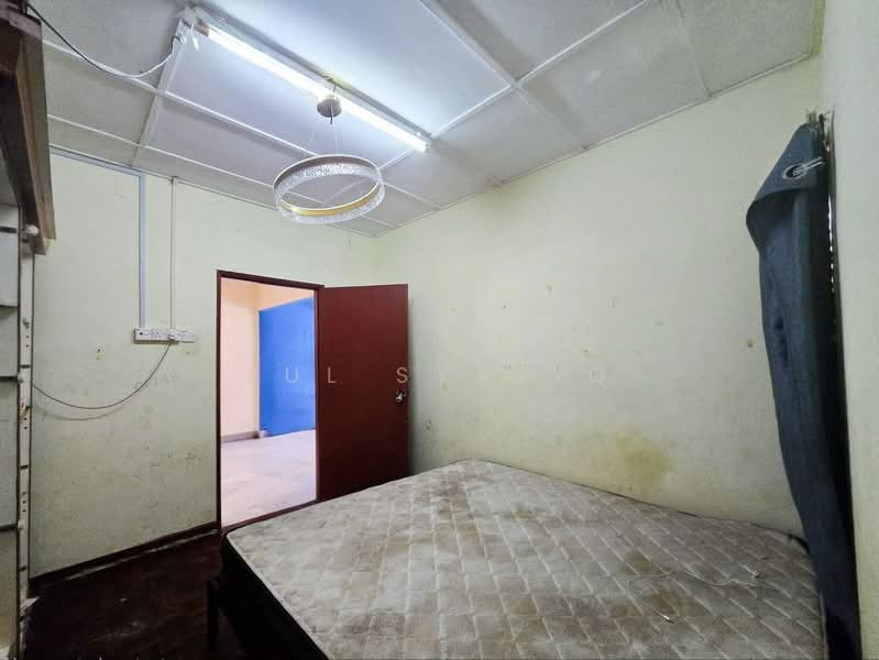 Apartment for Sale at Apartment Okid - Zul Syafiq - Bedroom - PropertyGuru.com.my