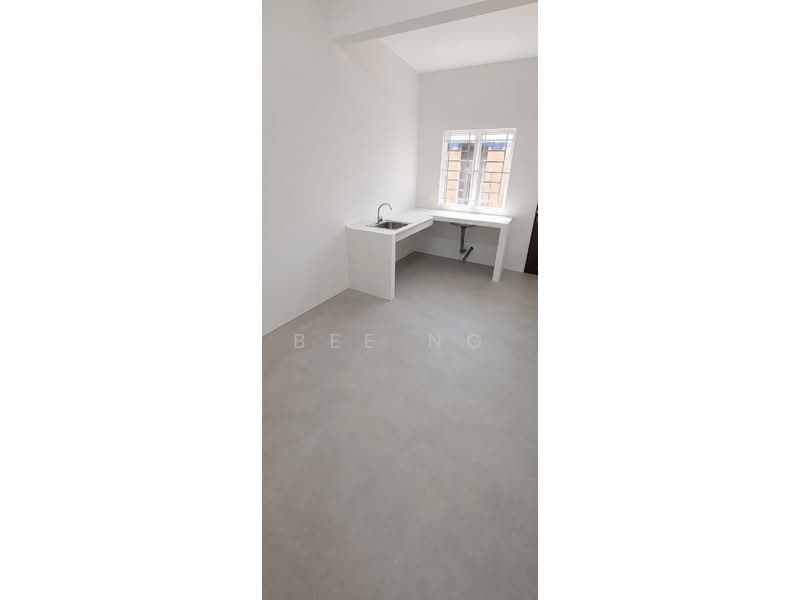 Rumah Teres 2-Tingkat untuk Dijual di Kluang (Johor) - Bee Ng - Kitchen - PropertyGuru.com.my