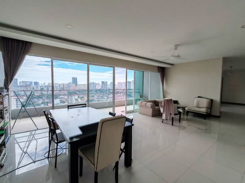 Kondominium untuk Dijual di Central Park condominium - S J Foo - Living Room - PropertyGuru.com.my