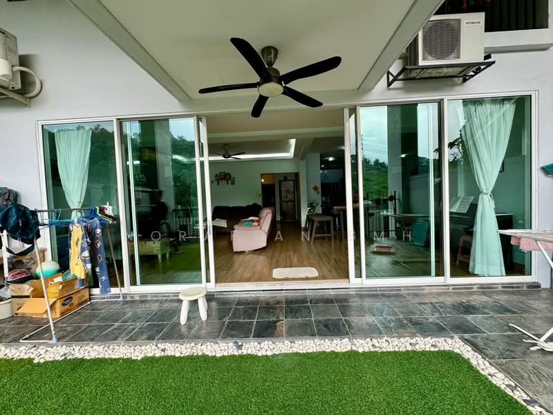 Condominium for Sale at Armanee Terrace - Norafian SMH - Living Room - PropertyGuru.com.my