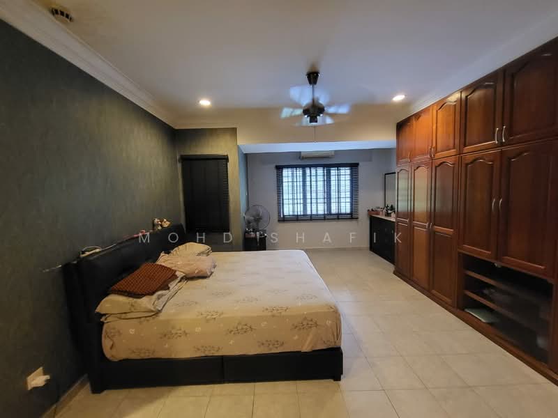 2-storey Terraced House for Sale in Kota Kemuning (Shah Alam) - Mohd Shafik - Bedroom - PropertyGuru.com.my