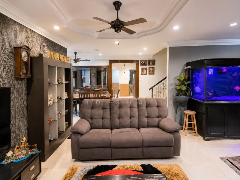 Rumah Teres 2-Tingkat untuk Dijual di Kota Kemuning (Shah Alam) - Mohd Shafik - Living Room - PropertyGuru.com.my