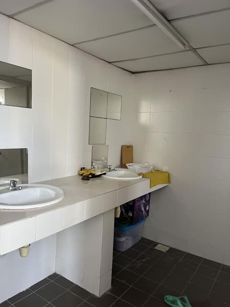 Shop / Office untuk Dijual di Subang Bestari (Shah Alam) - Irene Yap - Bathroom - PropertyGuru.com.my