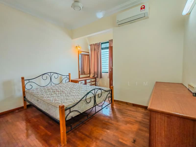 Kondominium untuk Dijual di Berjaya Court - Stephanie Lim - Bedroom - PropertyGuru.com.my