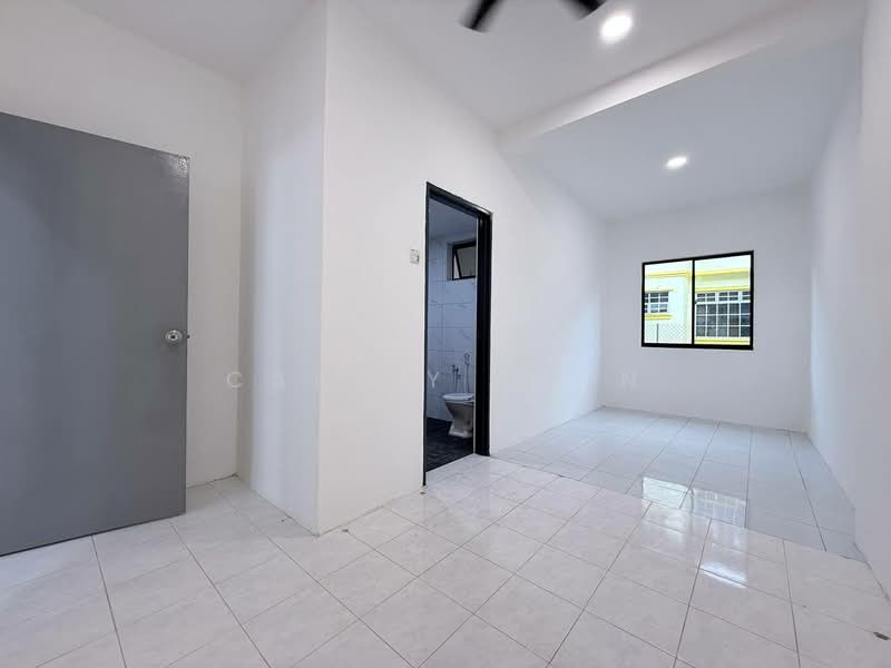 Rumah Teres 2-Tingkat untuk Dijual di Taman Kota Jaya (Kota Tinggi) - Calley Chin - Interior - PropertyGuru.com.my