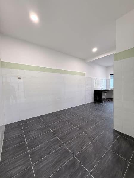 Rumah Teres 2-Tingkat untuk Dijual di Taman Kota Jaya (Kota Tinggi) - Calley Chin - Kitchen - PropertyGuru.com.my