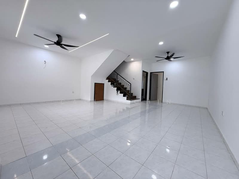 Rumah Teres 2-Tingkat untuk Dijual di Taman Kota Jaya (Kota Tinggi) - Calley Chin - Living Room - PropertyGuru.com.my