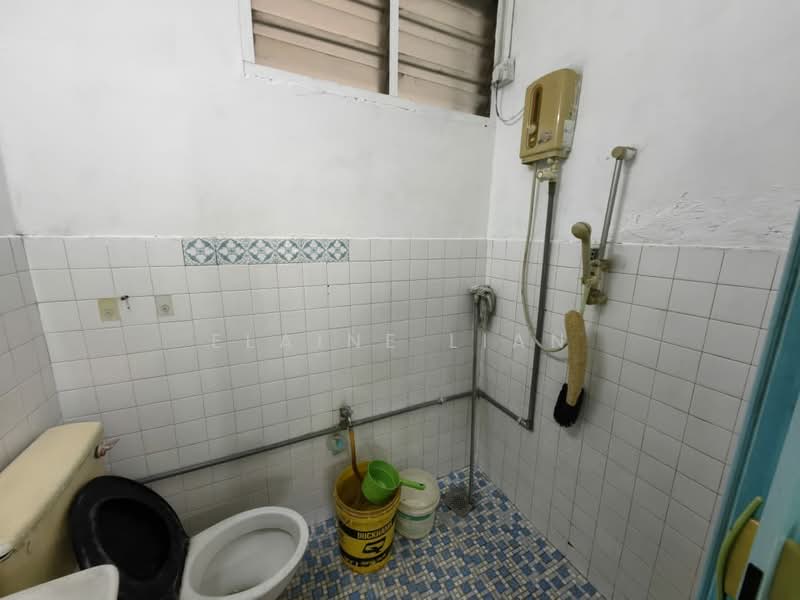Rumah Teres 1 Tingkat untuk Disewa di Taman Sri Sinar (Segambut) - Elaine Lian - Bathroom - PropertyGuru.com.my