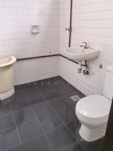 1-storey Terraced House for Rent in Taman Tun Dr Ismail (Kuala Lumpur) - Joseph Ling - Bathroom - PropertyGuru.com.my