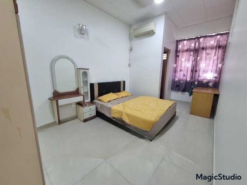 1-storey Terraced House for Rent in Kampung Sungai Nibong (Bayan Lepas) - Ronald Ng - Bedroom - PropertyGuru.com.my