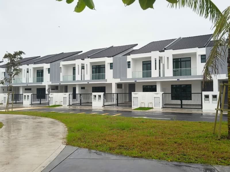 Rumah Teres 2-Tingkat untuk Dijual di Bandar Putra (Kulai) - Danny See - Exterior - PropertyGuru.com.my