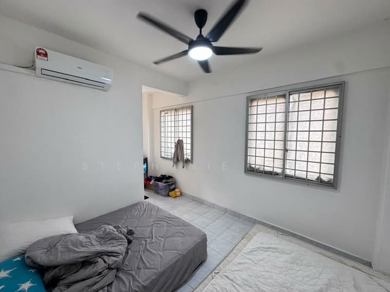 Pangsapuri untuk Dijual di Pangsapuri Persiaran Tanjung - Stephanie Yap - Bedroom - PropertyGuru.com.my