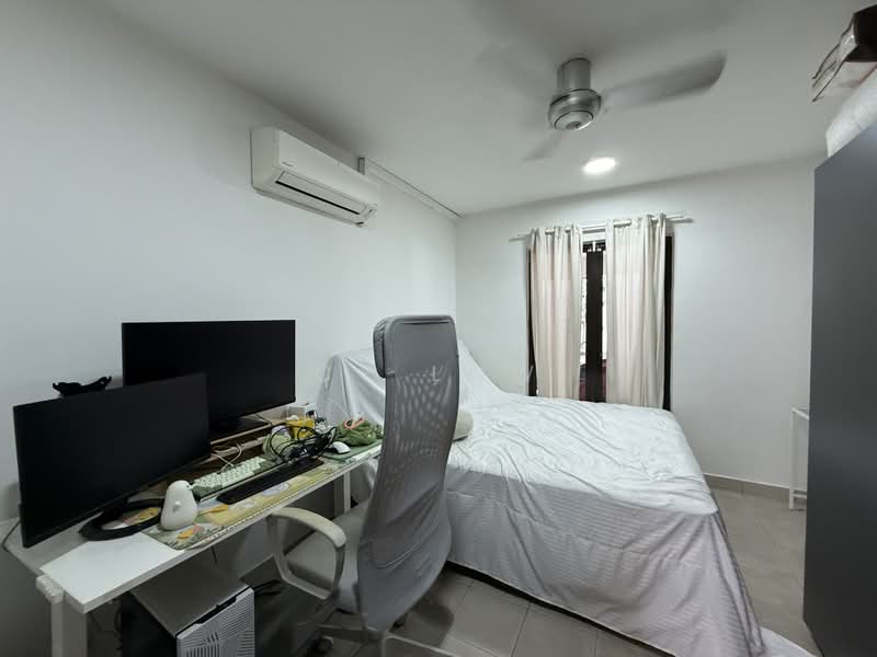 Rumah Berkembar untuk Dijual di Taman Danau Desa (Taman Desa) - CY Low - Bedroom - PropertyGuru.com.my