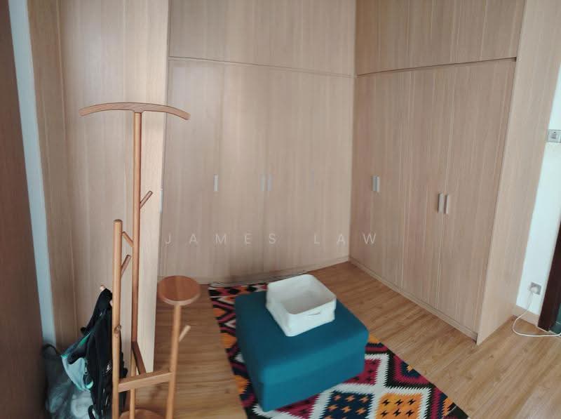 Terraced House for Rent in Damansara Perdana (Selangor) - James Law - Walk in closet in the master bedroom - PropertyGuru.com.my