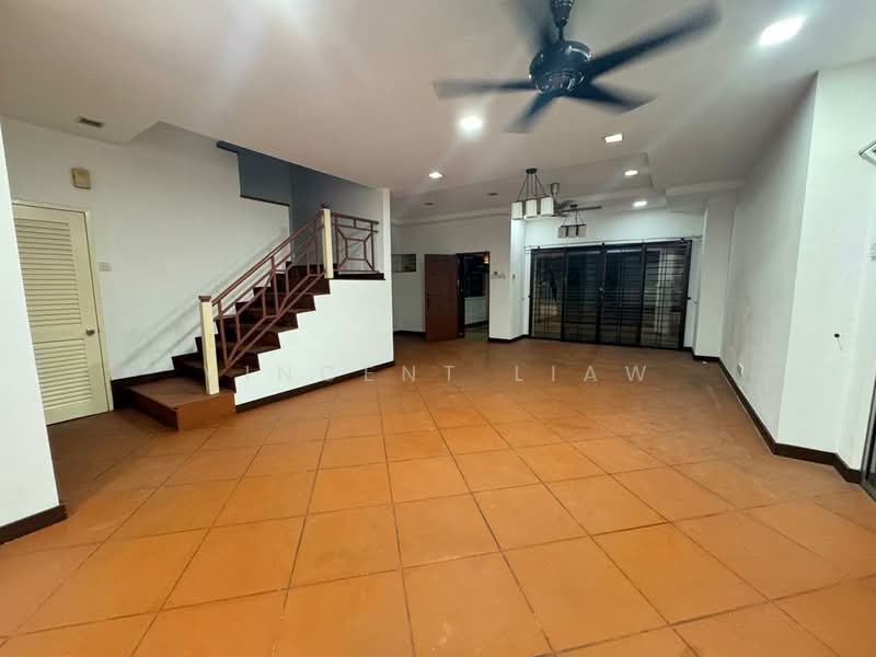 Rumah Teres 2-Tingkat untuk Dijual di Ara Damansara (Selangor) - Vincent Liaw - Living Room - PropertyGuru.com.my
