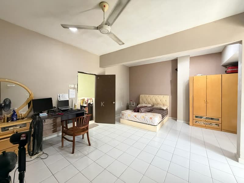 2-storey Terraced House for Sale in Kota Emerald (Rawang) - SK Luk - Bedroom - PropertyGuru.com.my