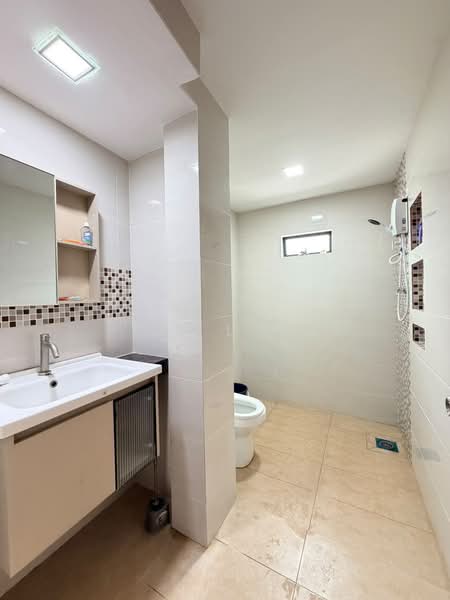 2-storey Terraced House for Sale in Kota Emerald (Rawang) - SK Luk - Bathroom - PropertyGuru.com.my