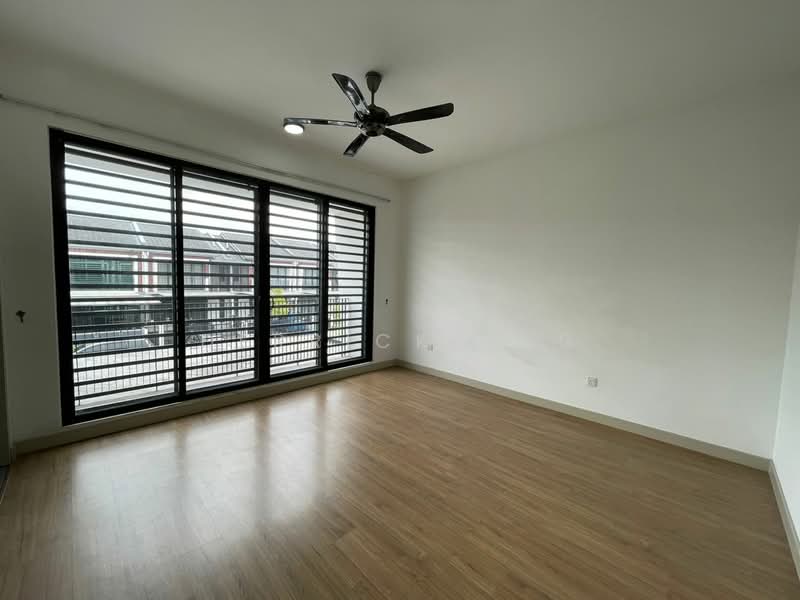 Rumah Teres 2-Tingkat untuk Dijual di Elmina (Shah Alam) - Derrick Ang - Living Room - PropertyGuru.com.my