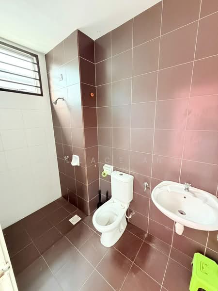 Rumah Teres 2-Tingkat untuk Dijual di Bandar Putra (Kulai) - Wallace Ang - Bathroom - PropertyGuru.com.my