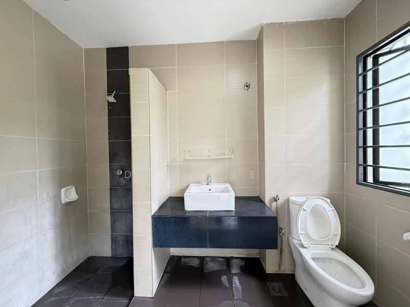 2-storey Terraced House for Sale in Bandar Tasik Puteri (Rawang) - David Lee - Bathroom - PropertyGuru.com.my