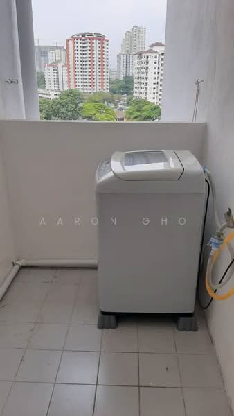 Pangsapuri untuk Disewa di Desa Universiti - Aaron Gho - Balcony - PropertyGuru.com.my