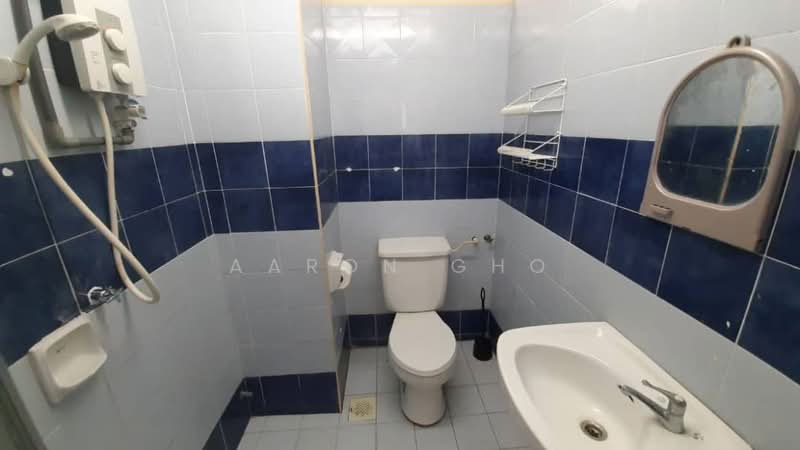 Pangsapuri untuk Disewa di Desa Universiti - Aaron Gho - Bathroom - PropertyGuru.com.my