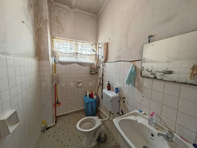 Rumah Teres 2 Tingkat untuk Dijual di SS2 (Petaling Jaya) - Lauran Chuah - Bathroom - PropertyGuru.com.my