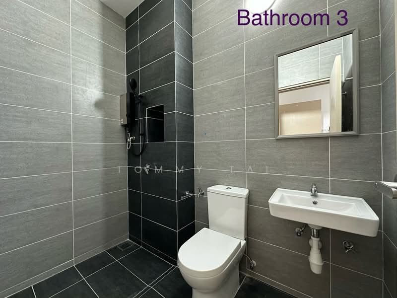 Rumah Teres 2-Tingkat untuk Disewa di Bandar Dato Onn (Tebrau) - Tommy Tai - Bathroom - PropertyGuru.com.my