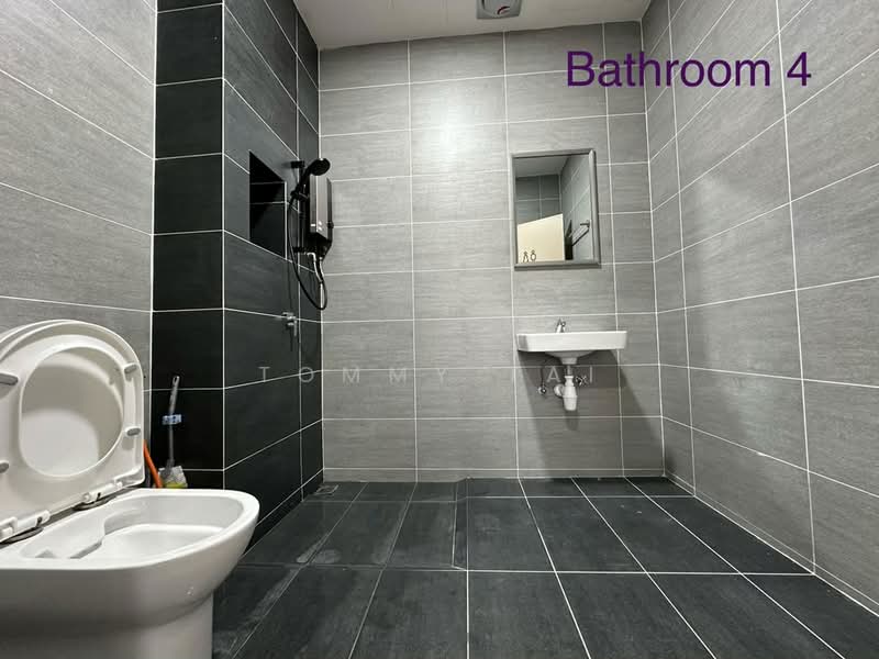 Rumah Teres 2-Tingkat untuk Disewa di Bandar Dato Onn (Tebrau) - Tommy Tai - Bathroom - PropertyGuru.com.my